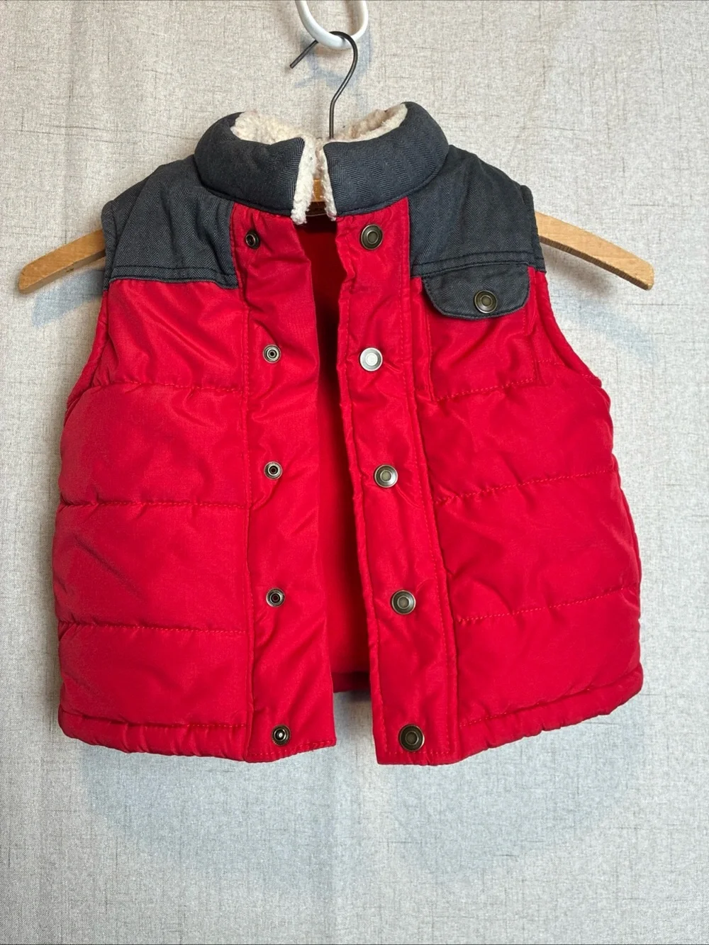 Carters Red Sherpa Collar Quilted Puffer Vest Kids 3T Snaps Fleece Lined Cozy